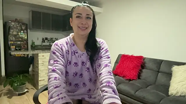 Karina Yang online show from 04/10/26, 10:44