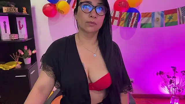 Snapshot of Karina_Yang chatting on 06/23/26, 10:13 Karina Yang online show from 06/23/26, 10:13