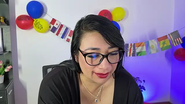 Snapshot of Karina_Yang chatting on 06/16/26, 01:00 Karina Yang online show from 06/16/26, 01:00