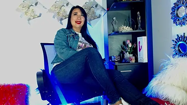 Snapshot of Karina_Yang chatting on 03/02/25, 05:23 Karina Yang online show from 03/02/25, 05:23