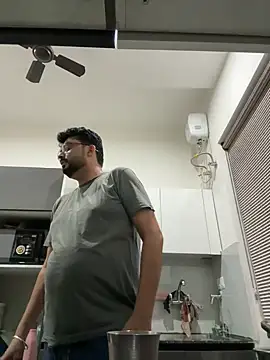 Snapshot of hot_rajat chatting on 05/18/26, 04:23 hot rajat online show from 05/18/26, 04:23