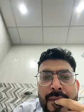 Snapshot of hot_rajat chatting on 05/19/26, 02:40 hot rajat online show from 05/19/26, 02:40