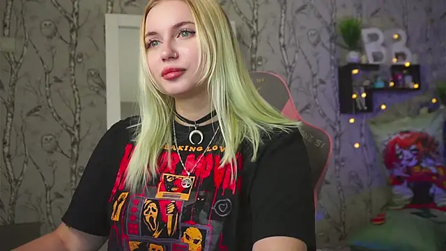 Snapshot of Moon_Valkyrie chatting on 02/03/26, 06:40 Moon Valkyrie online show from 02/03/26, 06:40