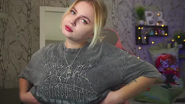 Snapshot of Moon_Valkyrie chatting on 02/27/26, 09:53 Moon Valkyrie online show from 02/27/26, 09:53