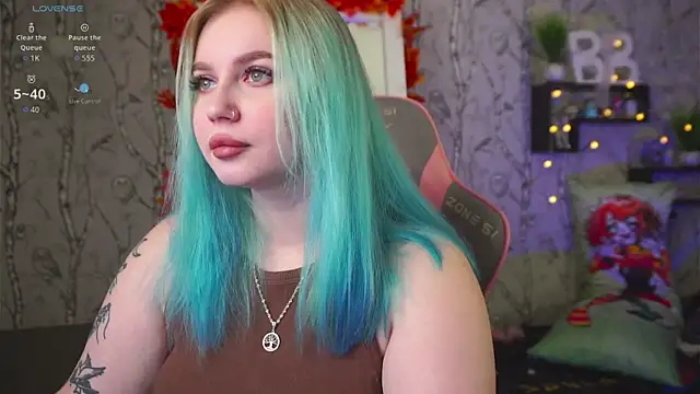 Moon Valkyrie online show from 10/03/25, 07:43