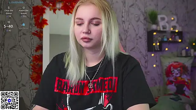 Moon Valkyrie online show from 11/07/25, 08:19