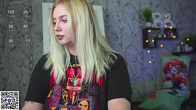 Moon Valkyrie online show from 12/16/25, 09:13