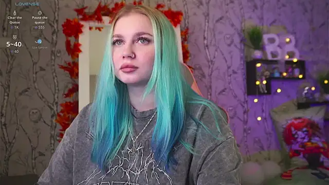 Moon Valkyrie online show from 09/24/25, 07:26