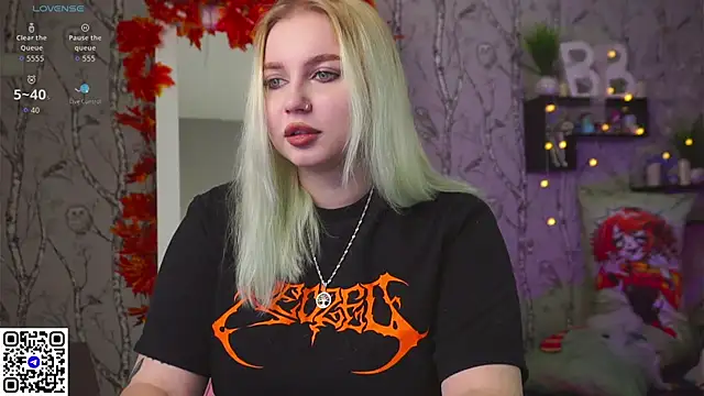 Moon Valkyrie online show from 11/11/25, 09:04