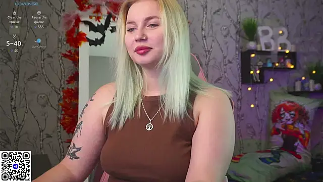 Moon Valkyrie online show from 11/02/25, 07:13