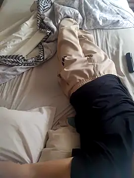 Snapshot of LuqenZo chatting on 02/27/26, 05:13 LuqenZo online show from 02/27/26, 05:13