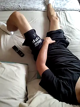 Snapshot of LuqenZo chatting on 02/28/26, 02:28 LuqenZo online show from 02/28/26, 02:28