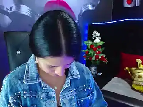 Snapshot of VALERY_MEER chatting on 12/03/24, 11:51 VALERY MEER online show from 12/03/24, 11:51