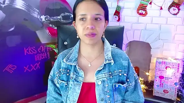 Snapshot of VALERY_MEER chatting on 12/21/24, 12:49 VALERY MEER online show from 12/21/24, 12:49
