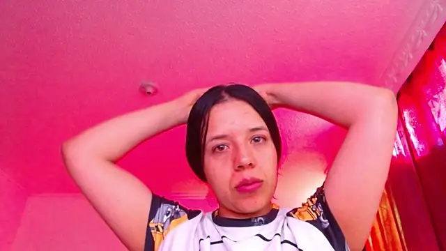 Snapshot of VALERY_MEER chatting on 05/20/26, 12:02 VALERY MEER online show from 05/20/26, 12:02