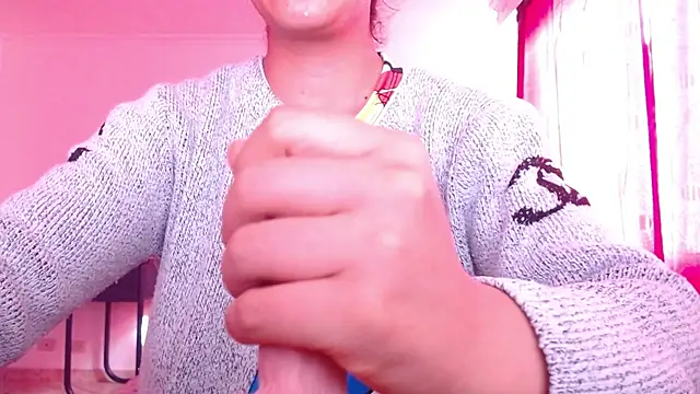 Snapshot of VALERY_MEER chatting on 04/30/26, 12:45 VALERY MEER online show from 04/30/26, 12:45