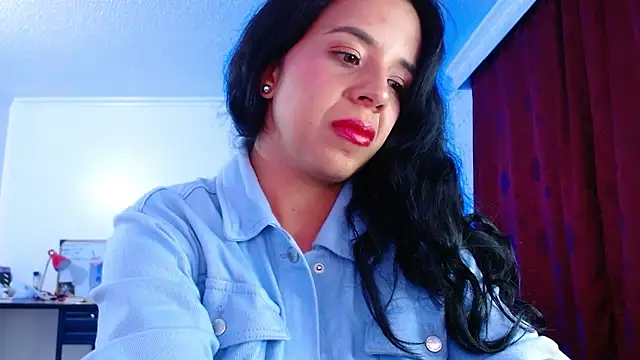 Snapshot of VALERY_MEER chatting on 09/24/25, 01:35 VALERY MEER online show from 09/24/25, 01:35