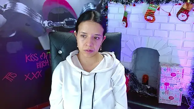 Snapshot of VALERY_MEER chatting on 12/26/24, 12:05 VALERY MEER online show from 12/26/24, 12:05
