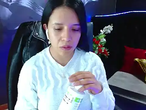 Snapshot of VALERY_MEER chatting on 12/04/24, 11:46 VALERY MEER online show from 12/04/24, 11:46