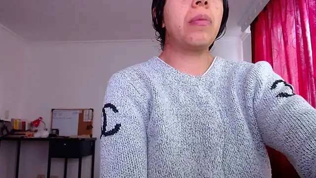 Snapshot of VALERY_MEER chatting on 06/04/26, 12:32 VALERY MEER online show from 06/04/26, 12:32