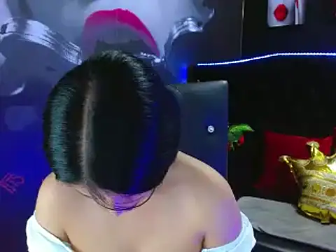 Snapshot of VALERY_MEER chatting on 12/12/24, 11:50 VALERY MEER online show from 12/12/24, 11:50