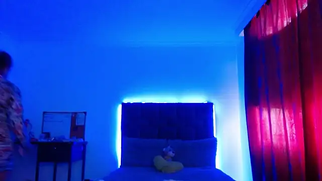 Snapshot of VALERY_MEER chatting on 05/14/26, 01:08 VALERY MEER online show from 05/14/26, 01:08