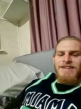 Snapshot of lochie49800 chatting on 02/02/25, 11:18 lochie49800 online show from 02/02/25, 11:18