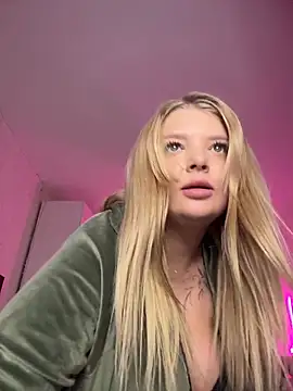 Snapshot of OdriOlsens chatting on 12/17/25, 12:21 OdriOlsens online show from 12/17/25, 12:21