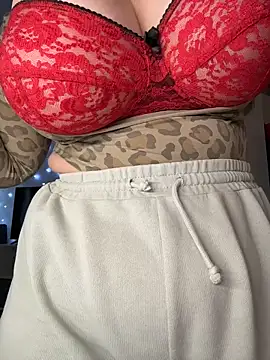 Snapshot of OdriOlsens chatting on 02/24/26, 06:47 OdriOlsens online show from 02/24/26, 06:47