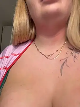 Snapshot of OdriOlsens chatting on 11/27/25, 02:17 OdriOlsens online show from 11/27/25, 02:17