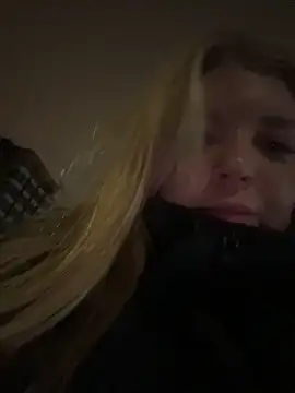 Snapshot of OdriOlsens chatting on 11/24/25, 12:43 OdriOlsens online show from 11/24/25, 12:43