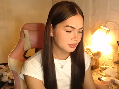 Ashely Lewis online show from 12/17/25, 11:59