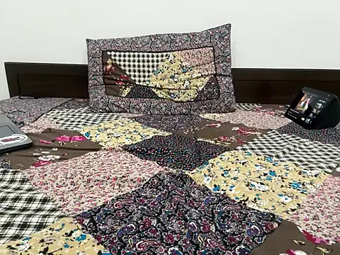 debu46 online show from 10/16/25, 08:17