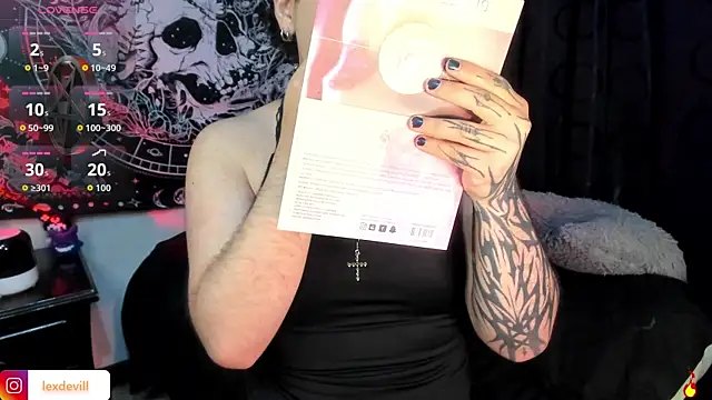 Lexxxxx  online show from 11/28/25, 12:00