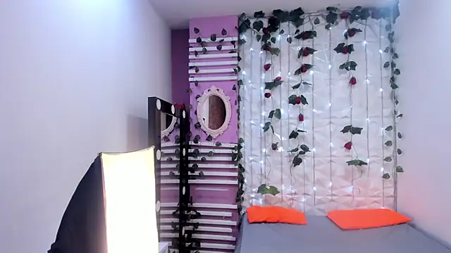 Lexxxxx  online show from 02/13/25, 06:48