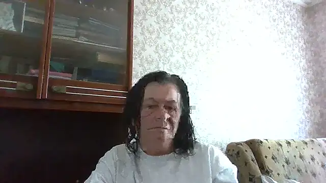Snapshot of GypsiQueen2 chatting on 06/29/26, 07:26 GypsiQueen2 online show from 06/29/26, 07:26