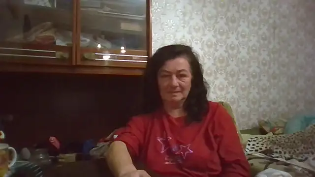 GypsiQueen2 online show from 10/27/25, 04:30