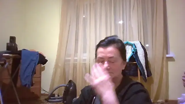 GypsiQueen2 online show from 12/13/25, 08:15