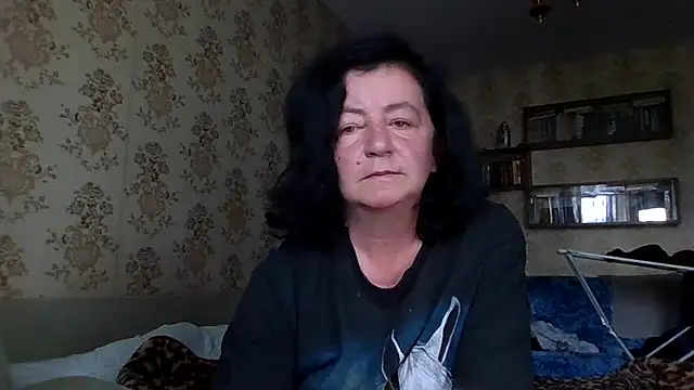 Snapshot of GypsiQueen2 chatting on 07/12/26, 06:25 GypsiQueen2 online show from 07/12/26, 06:25