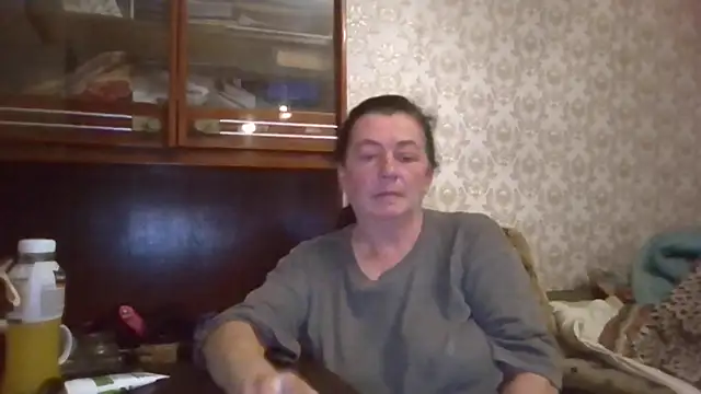 GypsiQueen2 online show from 10/24/25, 04:17