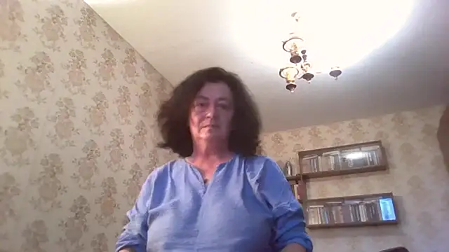 Snapshot of GypsiQueen2 chatting on 07/07/26, 04:54 GypsiQueen2 online show from 07/07/26, 04:54