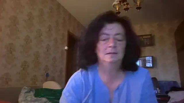 Snapshot of GypsiQueen2 chatting on 07/08/26, 04:57 GypsiQueen2 online show from 07/08/26, 04:57