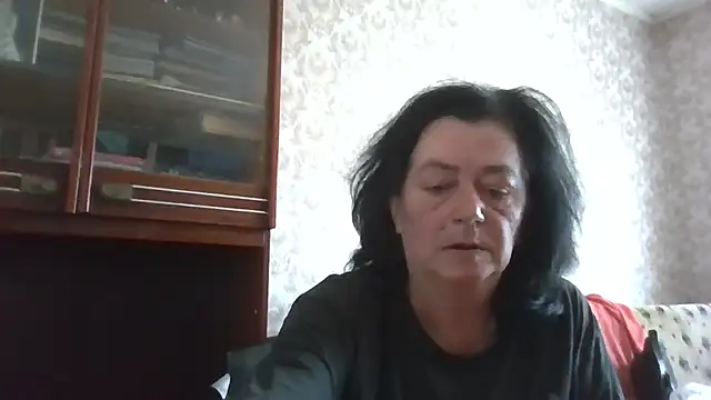 Snapshot of GypsiQueen2 chatting on 07/03/26, 06:20 GypsiQueen2 online show from 07/03/26, 06:20