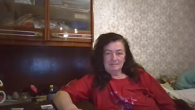 GypsiQueen2 online show from 10/28/25, 04:06