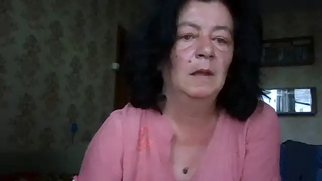 Snapshot of GypsiQueen2 chatting on 07/18/26, 08:01 GypsiQueen2 online show from 07/18/26, 08:01