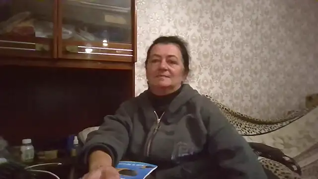 GypsiQueen2 online show from 10/06/25, 06:08