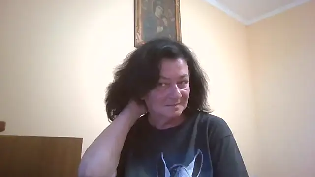 Snapshot of GypsiQueen2 chatting on 06/10/26, 06:09 GypsiQueen2 online show from 06/10/26, 06:09