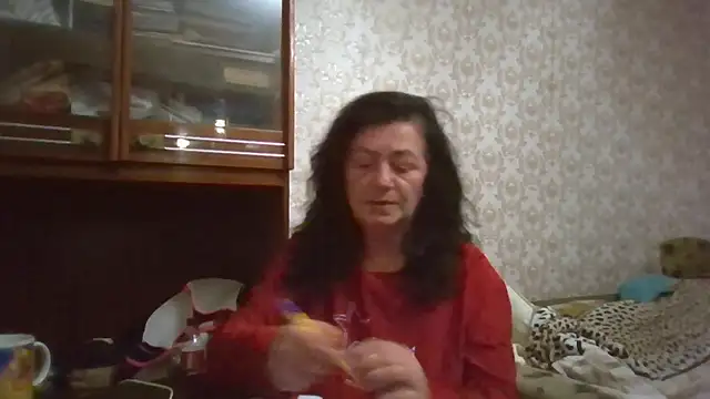 GypsiQueen2 online show from 10/13/25, 05:58