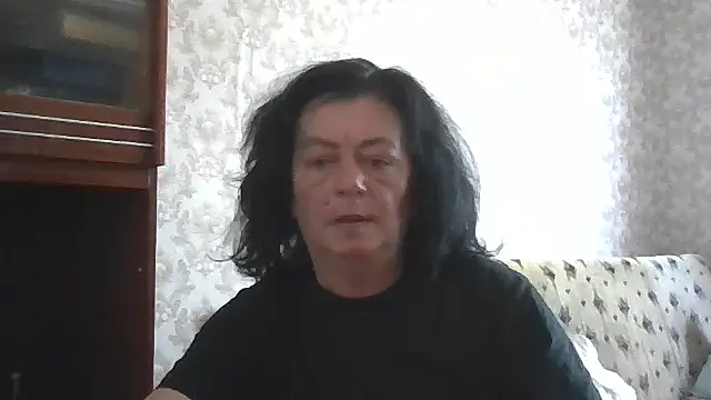 Snapshot of GypsiQueen2 chatting on 06/28/26, 06:09 GypsiQueen2 online show from 06/28/26, 06:09