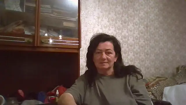 GypsiQueen2 online show from 11/04/25, 04:11